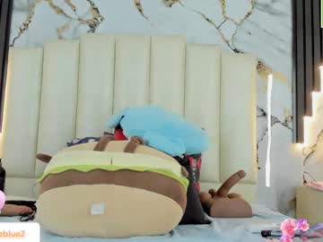 See Molliebue1 online Now @ gee.watch